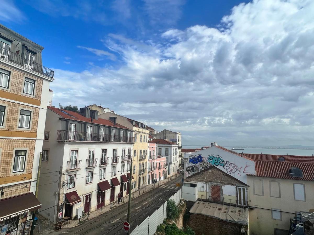 Discover Lisbons History - Stylish Apartment In Alfama Екстериор снимка