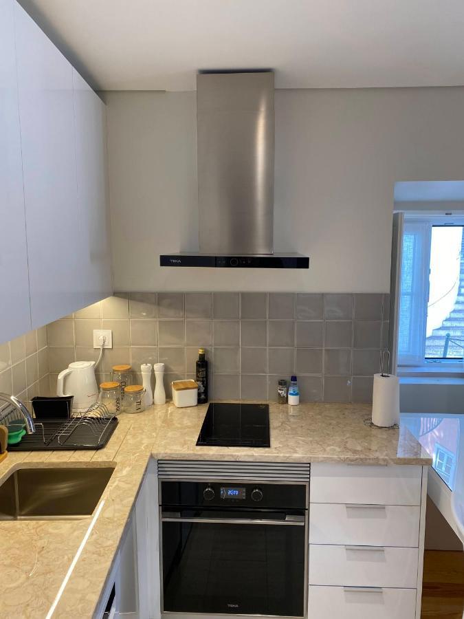 Discover Lisbons History - Stylish Apartment In Alfama Екстериор снимка