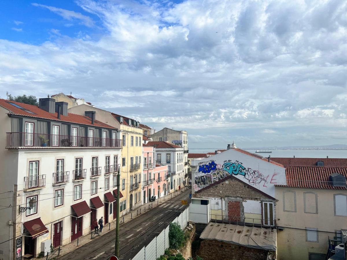 Discover Lisbons History - Stylish Apartment In Alfama Екстериор снимка
